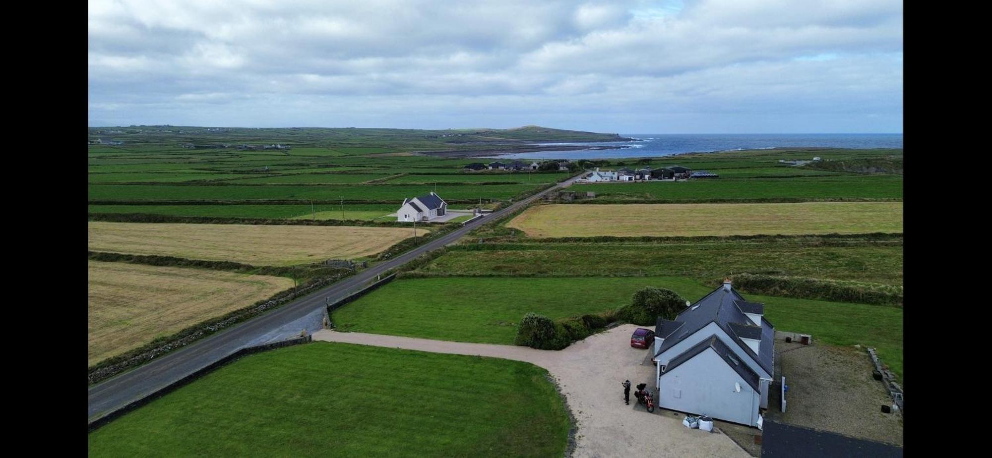 Bed and Breakfast Cois Na Mara Eire Code V15 T677 Derrynadivva Екстер'єр фото